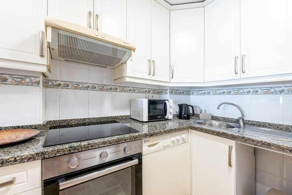 797 Holiday Rentals- Hermoso Apartamento Para 4 En Бенальмадена Екстер'єр фото