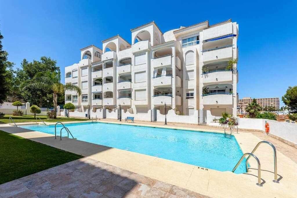 797 Holiday Rentals- Hermoso Apartamento Para 4 En Бенальмадена Екстер'єр фото