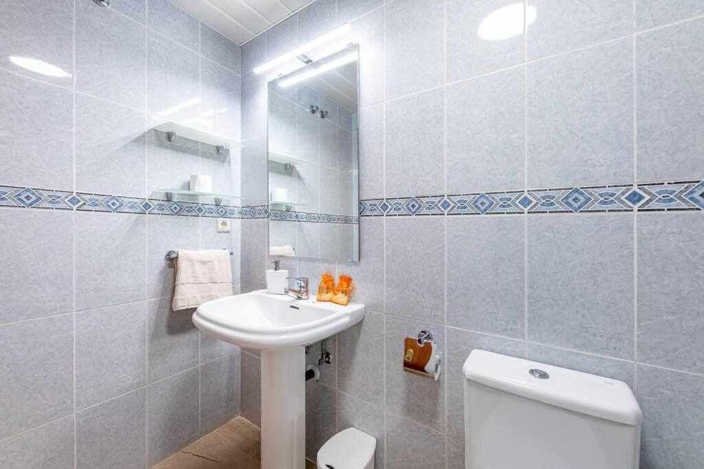 797 Holiday Rentals- Hermoso Apartamento Para 4 En Бенальмадена Екстер'єр фото